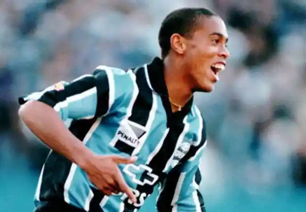 迫使他提拔 迫使他提拔