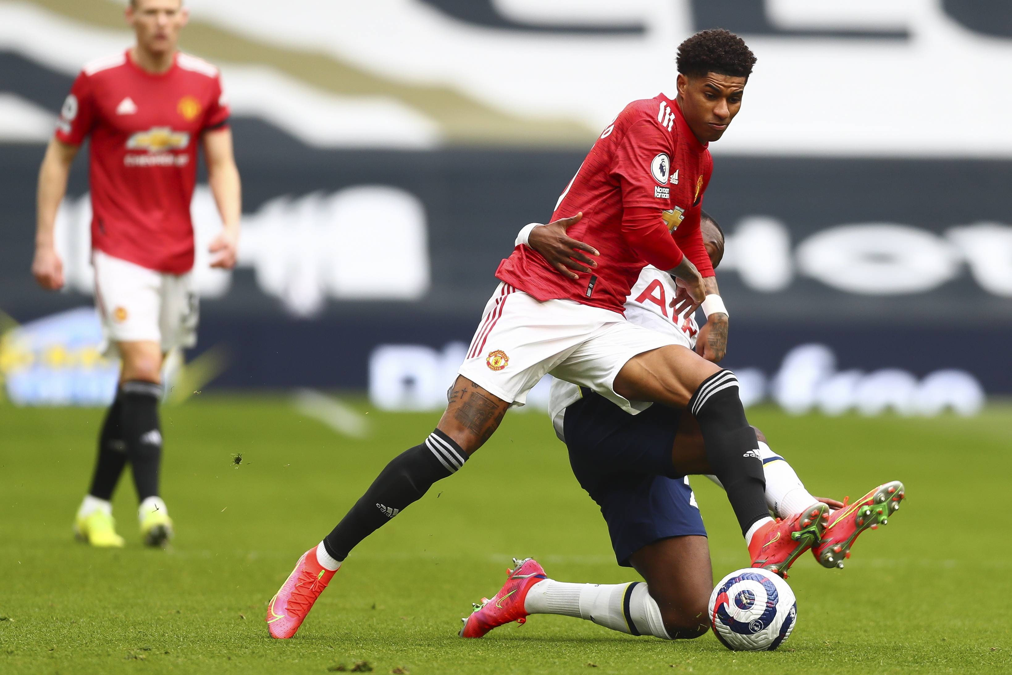 都是一种低 都是一种低